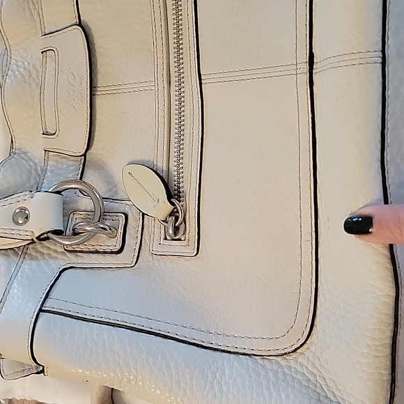 Authentic Coach handbag - Picture 9 of 14